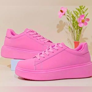 Size 11 BRAND NEW Lightweight Women's Solid Color Low-Top Sneakers. Never worn!